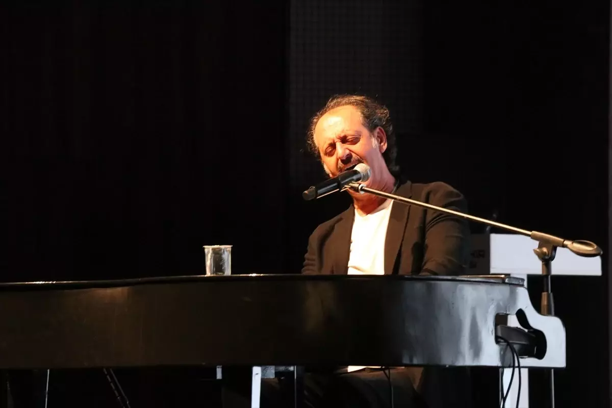 14. Kocaeli Kitap Fuarı’nda Yücel Arzen Konseri