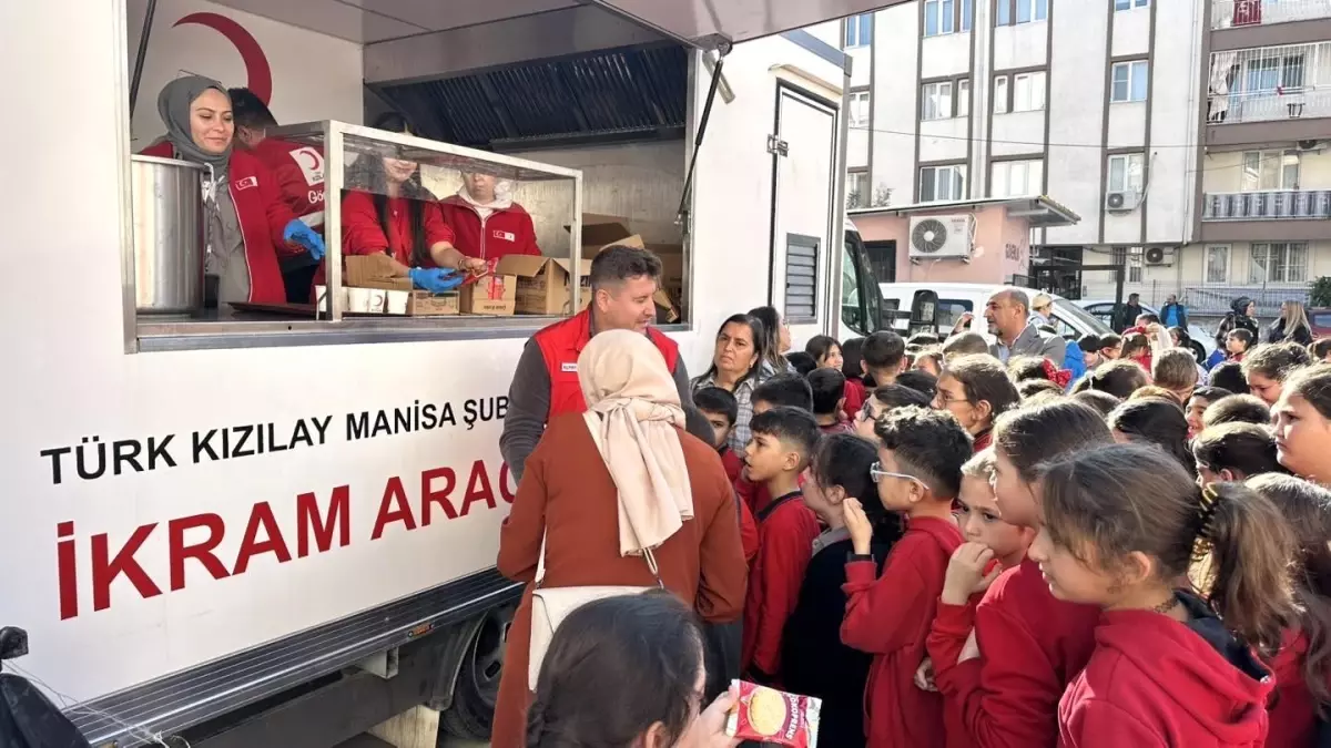 Kızılay Haftası Manisa’da Coşkuyla Kutlandı