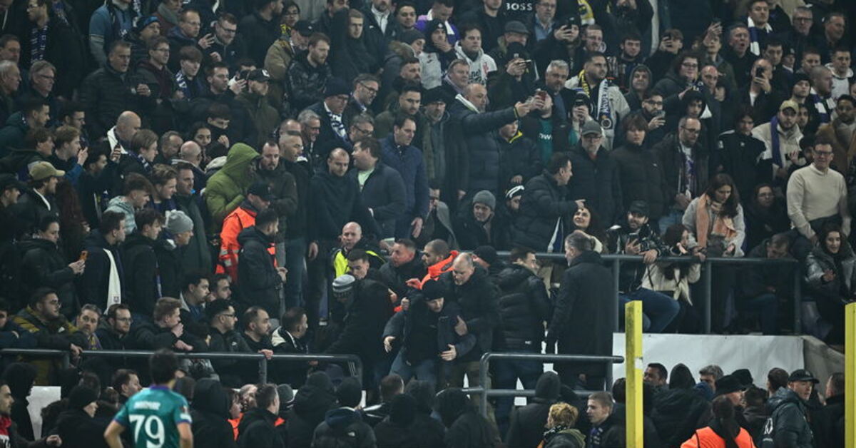 Anderlecht’ten Fenerbahçe maçında olay çıkaran taraftarlara men cezası!