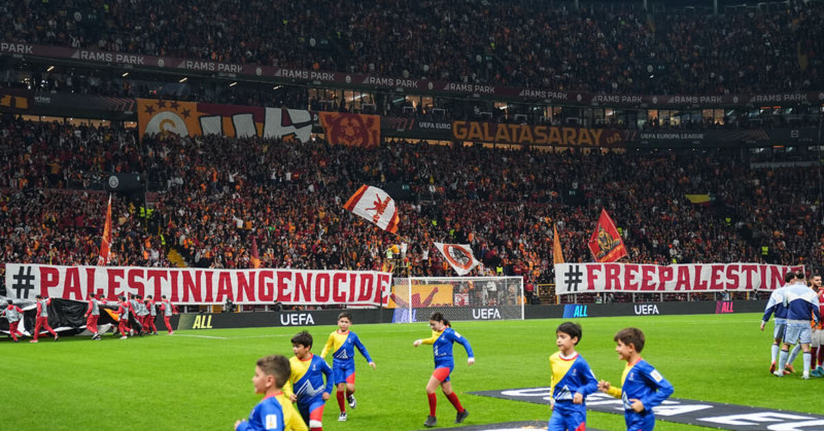 Celtic taraftar grubu, Galatasaray tribünündeki Filistin pankartlarını paylaştı